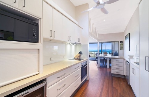 Point Lookout Apartment | Claytons 5 | 4 bedroom, 2 bath, beachfront, awesome views from covered deck
