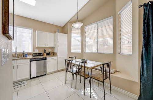 Enterprise House | Clean, Convenient & Comfortable Vegas House