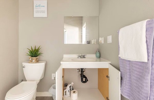 Livingston Apartment | Clean & Cozy Private Studio – Perfect for Couples & Business Travelers