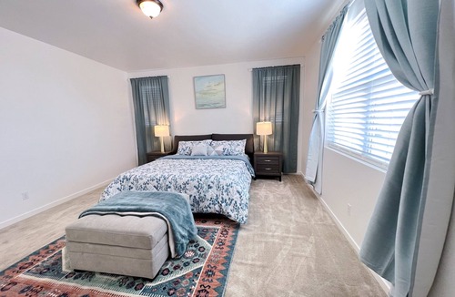 Ontario House | Clean& Spacious family home