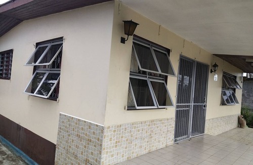 Nasinu House | Close to all amenities and shop