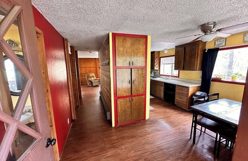 Auberry Cabin | Close to Shaver Lake, family friendly, pets welcomed!