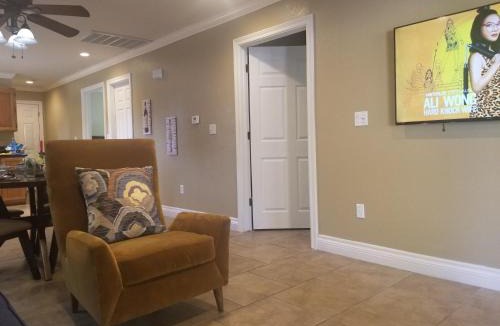 Paradise House | CLOSE TO STRIP, Very Private, GATED, Huge Floorplan, WIFI, Washer&Dryer