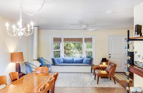 Cloverdale House | Cloverdale Creekside Retreat