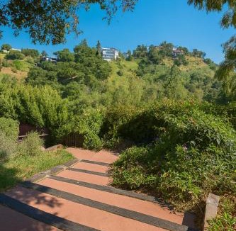 Central Malibu Apartment | Coast Malibu 2BR Escape