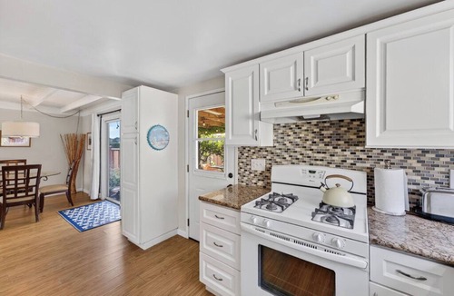 Aptos House | Coastal Breeze Cottage