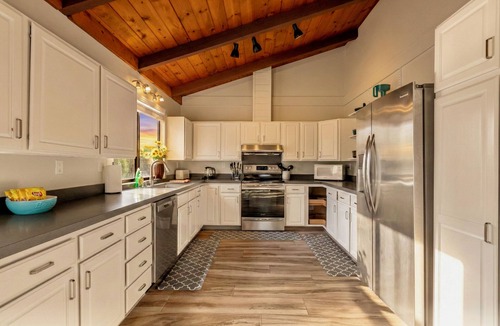 Moss Beach House | Coastal Retreat - 3,000 sqft, Pets Ok, Walk 2 Beach & Tidepools, Surf, see Seals