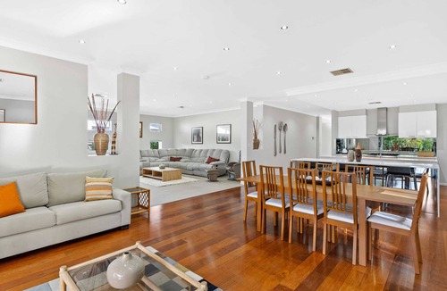 Upper Coomera House | Coaster By Khove Summ