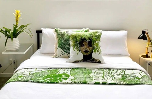 Moffat Beach Cabin | Coconut Cottages, 2 x Cottages + Pool