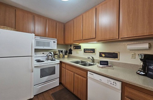 Incline Village Condo | Coeur-Du-Lac Townhome | Shared Hot Tub & Pool