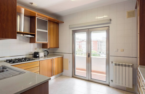 Odivelas Apartment | Colinas Premium 3BR - Three Bedroom Apartment, Sleeps 5