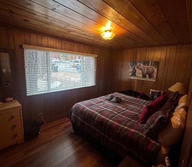 Pioneer Trail House | Come Snuggle Up at Cozy Bear Cabin