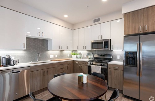Menlo Park Condo | Comfort 1BR Condo with Pool and Fire Pit at Elan Menlo