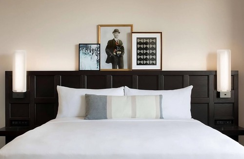 Theater District Hotel | Comfort and Convenience! Pet-friendly, City View, Explore Aquarium of Bay!