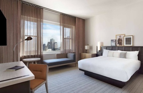 Theater District Hotel | Comfort and Convenience! Pet-friendly, City View, Explore Aquarium of Bay!