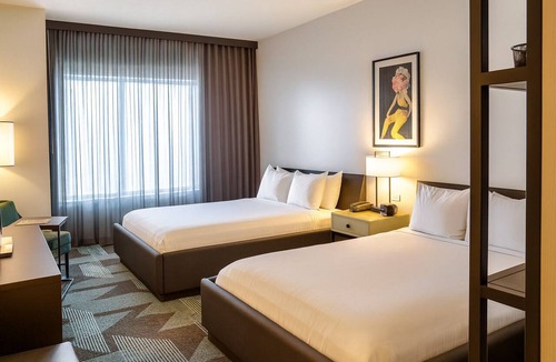 Downtown Las Vegas Hotel | Comfort and Convenience! FREE Parking, Rooftop Pool, Pet-friendly Property!