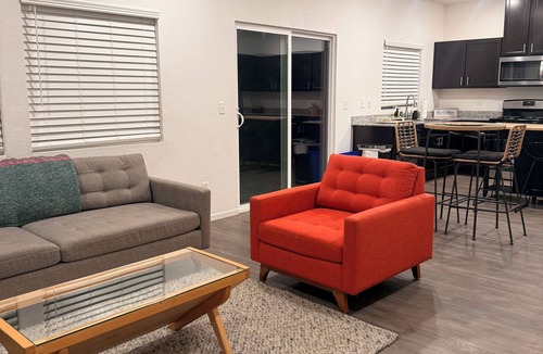 Reno House | Comfort & Convenience in a Quiet Reno Neighborhood