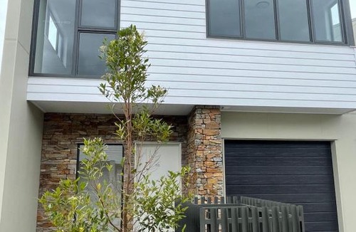 Gold Coast House | Comfortable 2 story villa nearby Hope Island Canal
