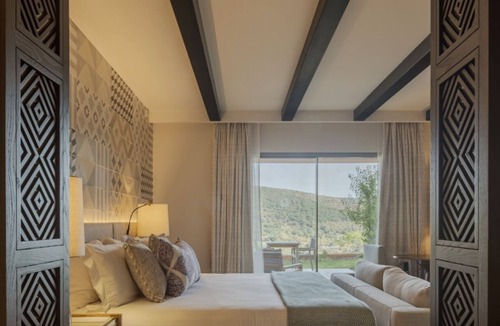 Tor Hotel | Comfortable Algarve Room Perfect for Romantic Getaways – Serene Location
