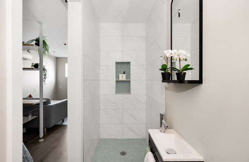 North Park Hotel | Comfortable New Room in one of San Diego's best Neighborhoods