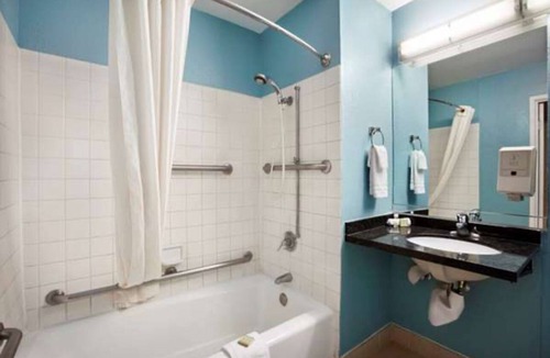 Indio Hotel | Comfortable Super 8 Hotel Suites with Pool and BBQ Area in Indio, Near Coachella