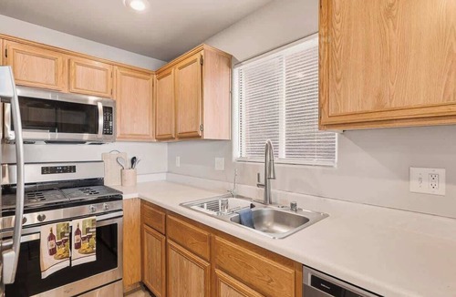 Sunrise Manor House | Comfortable Vegas 3BR Home w/BBQ & Pool Access