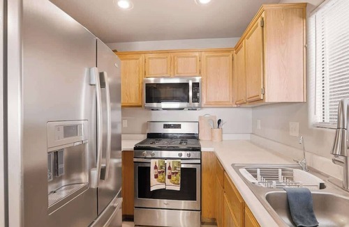 Sunrise Manor House | Comfortable Vegas 3BR Home w/BBQ & Pool Access