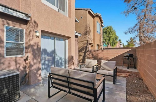 Sunrise Manor House | Comfortable Vegas 3BR Home w/BBQ & Pool Access