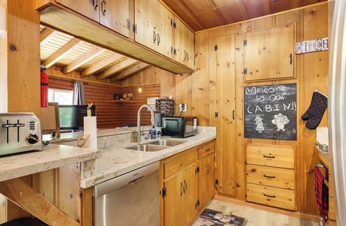 Phoenix Lake-Cedar Ridge Cottage | Community Lake Access: Peaceful Cabin in Sonora!
