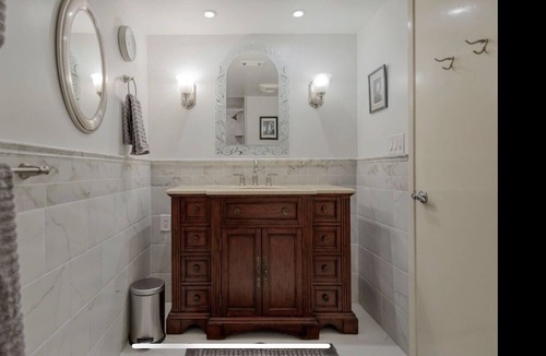 Cathedral City Condo | Contemporary and Peaceful 2bd 2.5b Condo in Gated Community