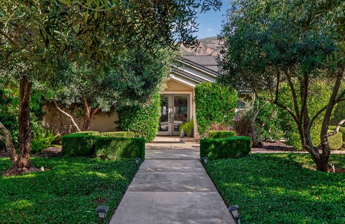Coombsville House | CONTEMPORARY HOME MINUTES FROM DOWNTOWN NAPA!