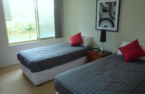 Main Beach Apartment | Contessa Holiday Apartments