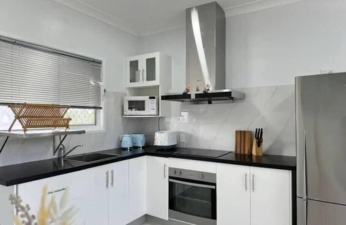 Salisbury House | Convenient 2BR Unit in Salisbury | near TrainandBus