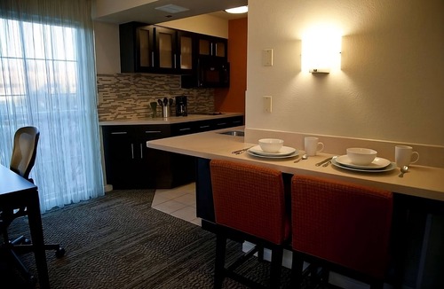 San Bruno Hotel | Convenient Stay, Superb Location, Kitchen, Pet-Friendly Property