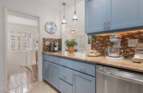 Santa Barbara Condo | Conveniently Located Downtown Condo with Garden!