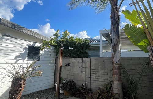 Mermaid Waters House | Cool Cabana ~ 5min to Mermaid Beach. Relax in style and sophistication today!