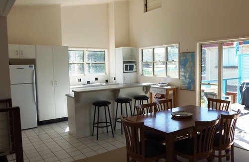 Rainbow Beach House | COOLAMAINE 2 - Rainbow Beach. Easy walk to beach and shops.