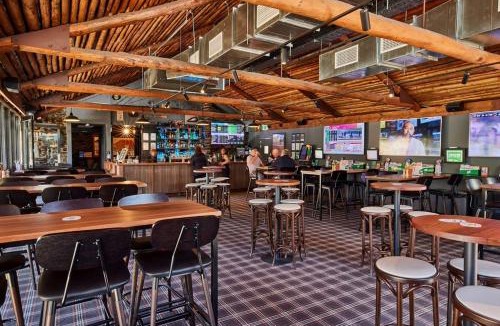 Oxenford Hotel | Coomera Lodge Hotel