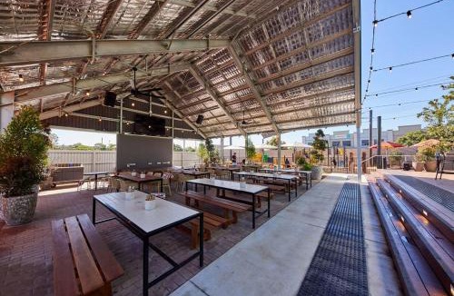 Oxenford Hotel | Coomera Lodge Hotel