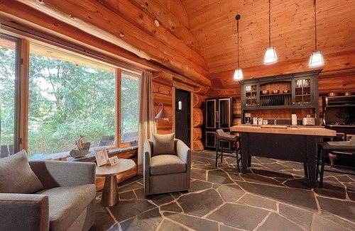 Ucluelet Cabin | Copper Cabin- Hot Tub, Luxury, Romantic