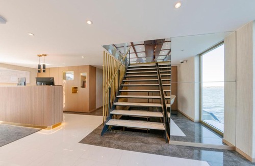 Barra Hotel | Costa do Sal Hotel Boat Lounge