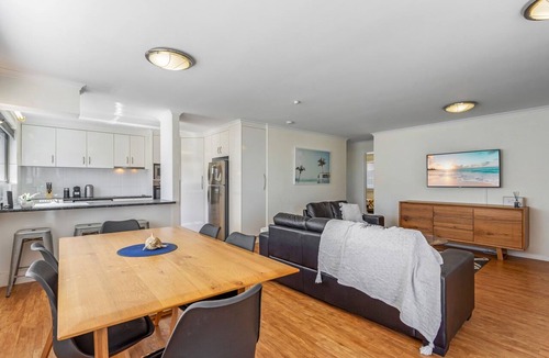 Maroochydore Apartment | Cosy 2-Bedroom Seaside Unit Steps from Beach