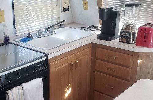 La Paz County House | Cosy 29ft travel trailer on our property. Also 2 full hookup RV sites
