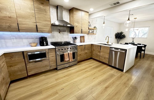 Hillcrest House | Cosy 3 Bedroom, 2 Bath Modern Home Available In A Safe Quiet SD Neighborhood