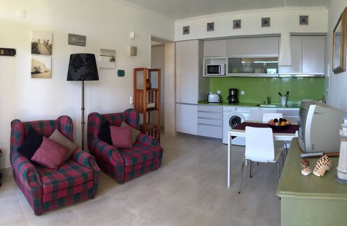 Porto de Mos Apartment | Cosy Apartment near the beach - Enjoy the summer almost all year