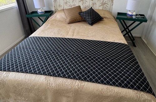 Coombabah Villa | Cosy Villa next to Golf Course