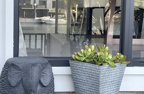 Gold Coast Villa | Cosy water front Villa in Hope Island