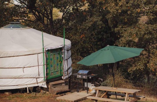 Dunlap House | Cosy yurt at a nature retreat in Sequoia N Forest