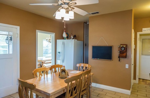 Paso Robles House | Cottage at Capitol Hill-In-Town Vintage Charm with Spa!