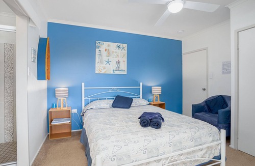 North Deep Creek Bed & Breakfast | Country accommodation handy to town. Stunning rural views overlooking pool.